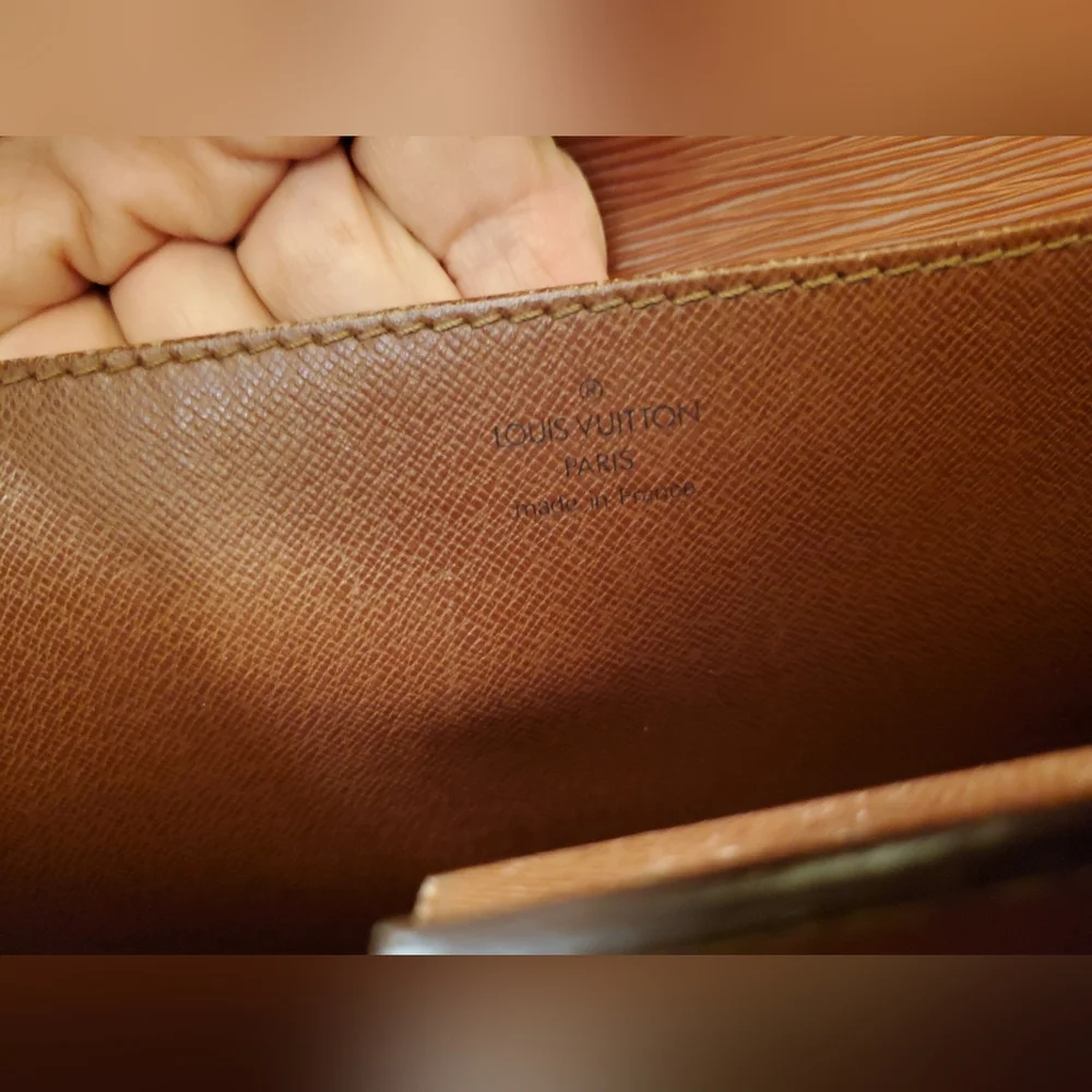 Authentic Louis Vuitton honey brown Epi leather large briefcase
